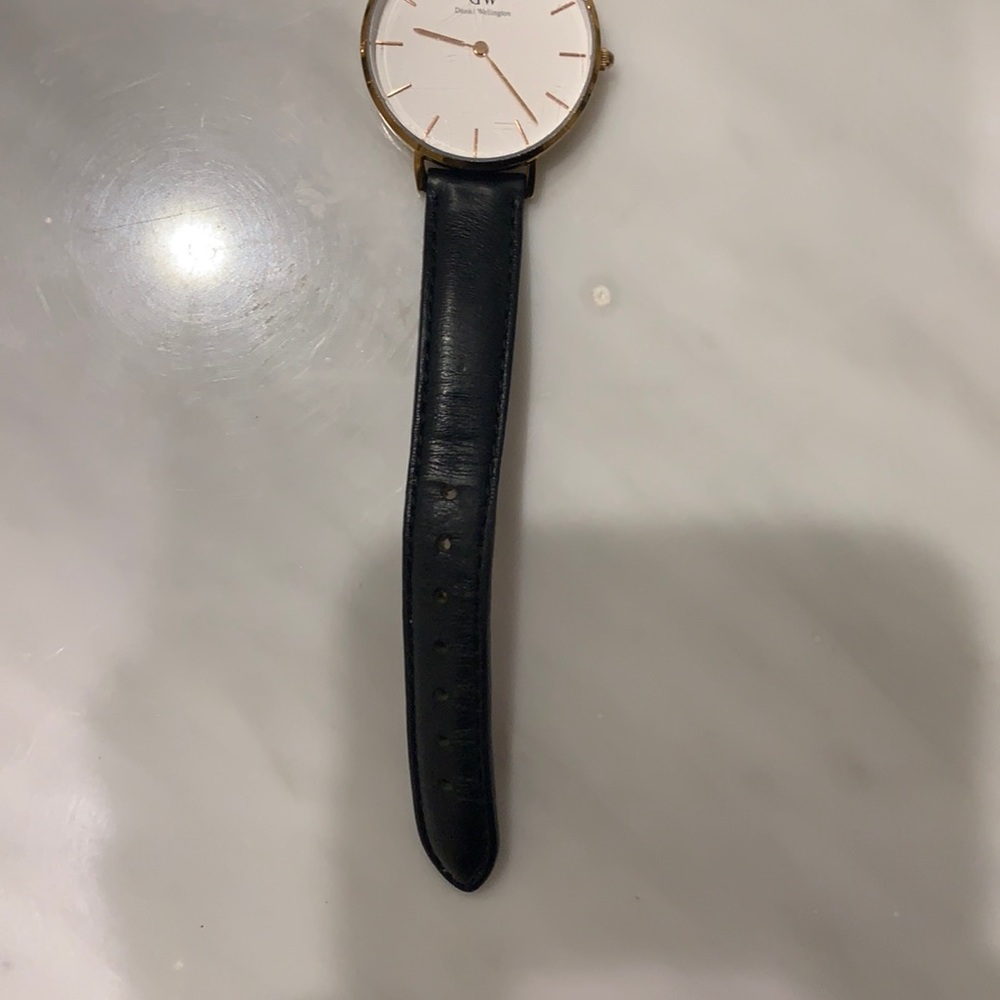 Danielle Wellington watch - Picture 3 of 3
